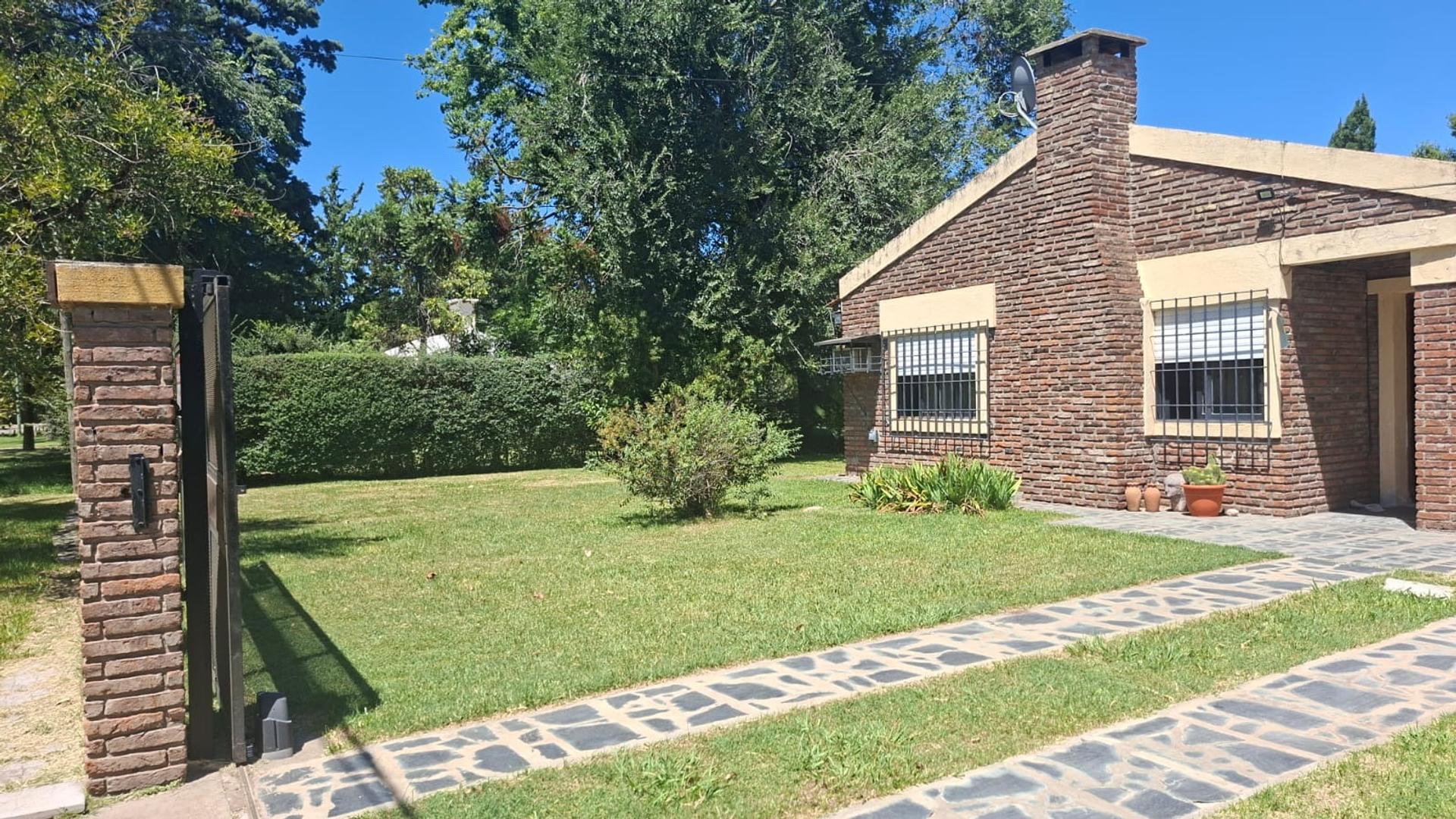 Casa 3 ambientes con 1 baño