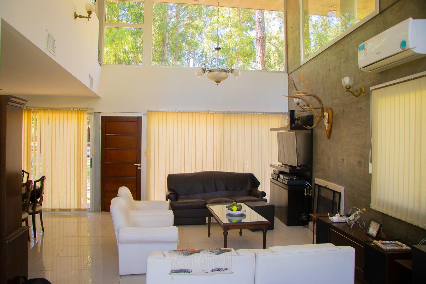 Casa 4 ambientes con 3 baños