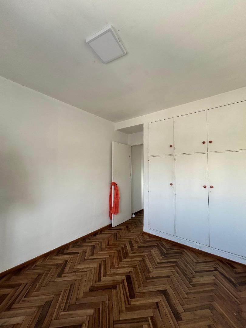 San Juan 3300, Piso 6