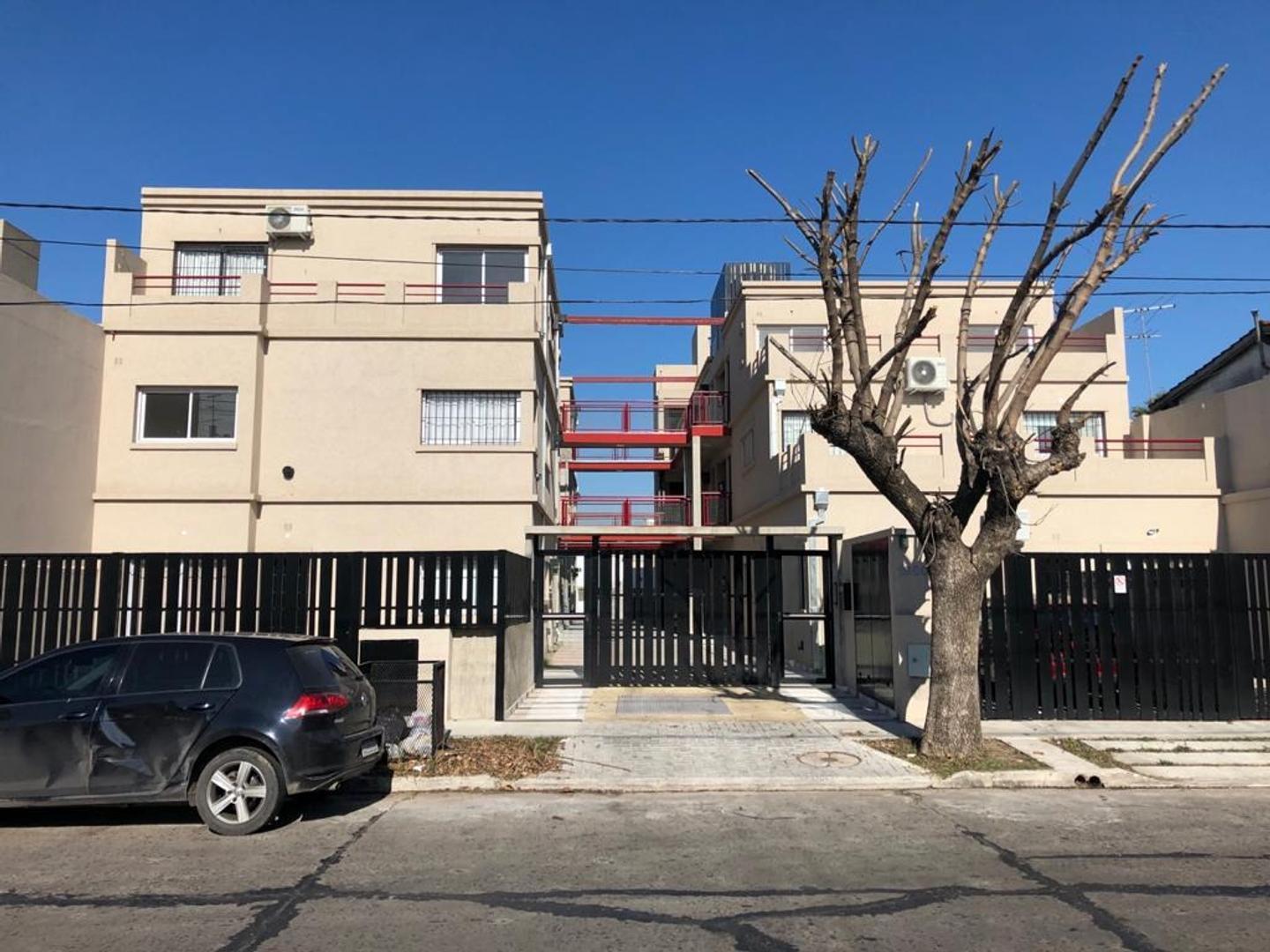 Departamento 2 ambientes en moderno condominio