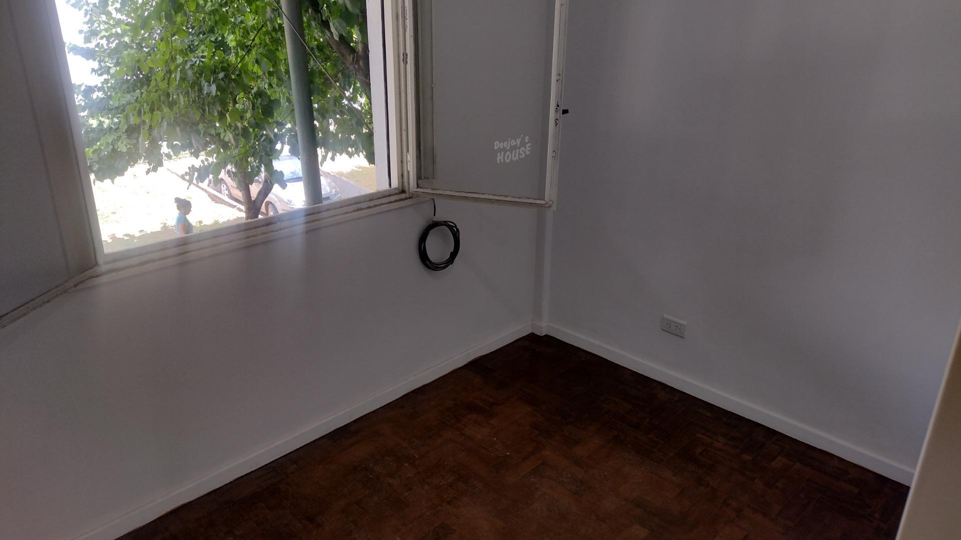 FLORESTA: 3 AMBIENTES EN PRIMER PISO