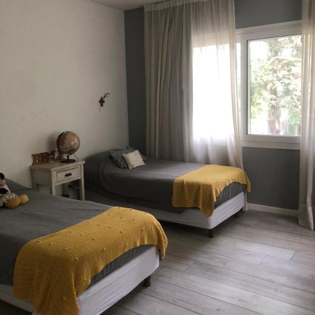 Casa 4 ambientes con 4 baños