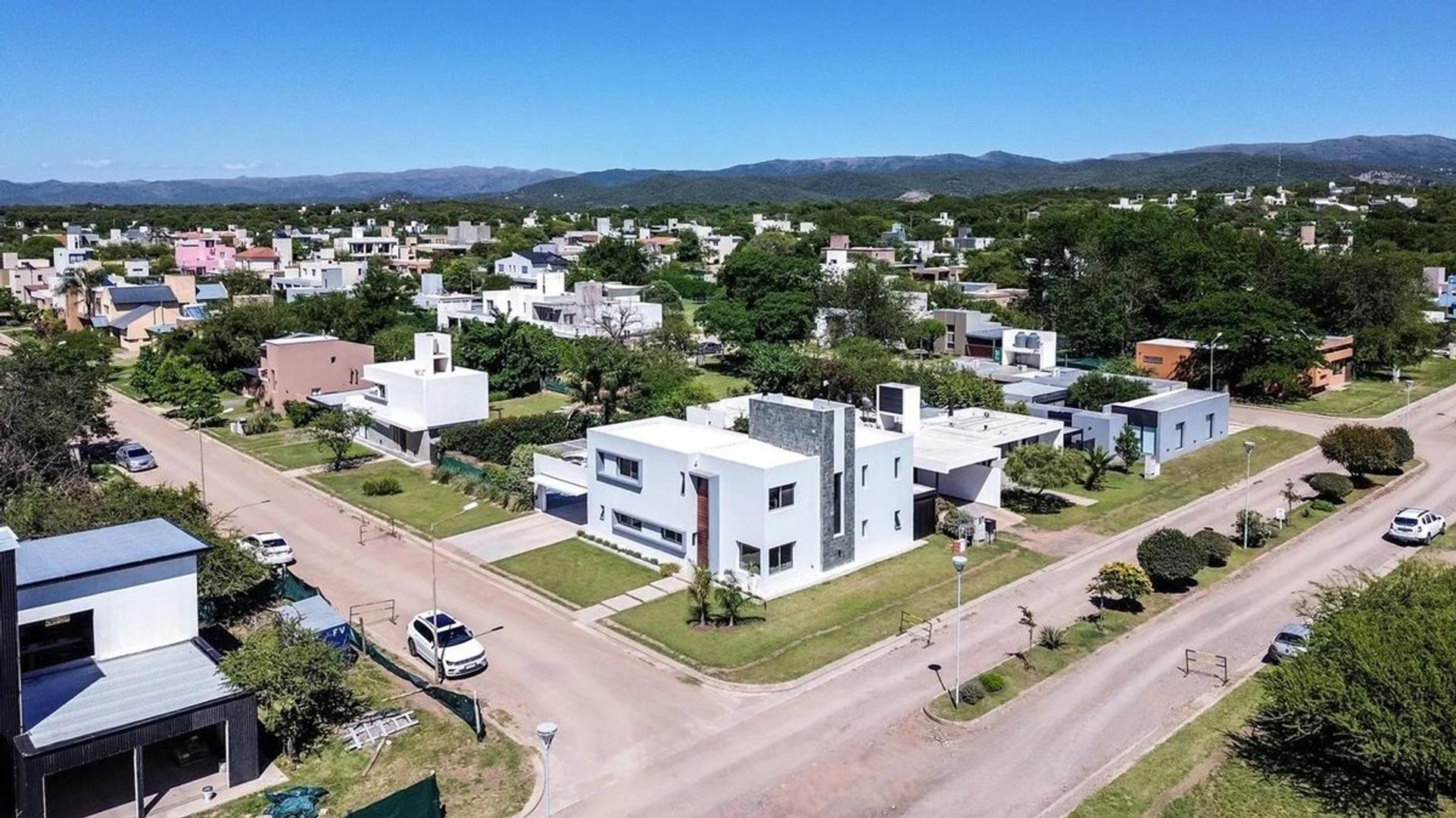 Casa en Venta en Rio Ceballos, USD 350.000