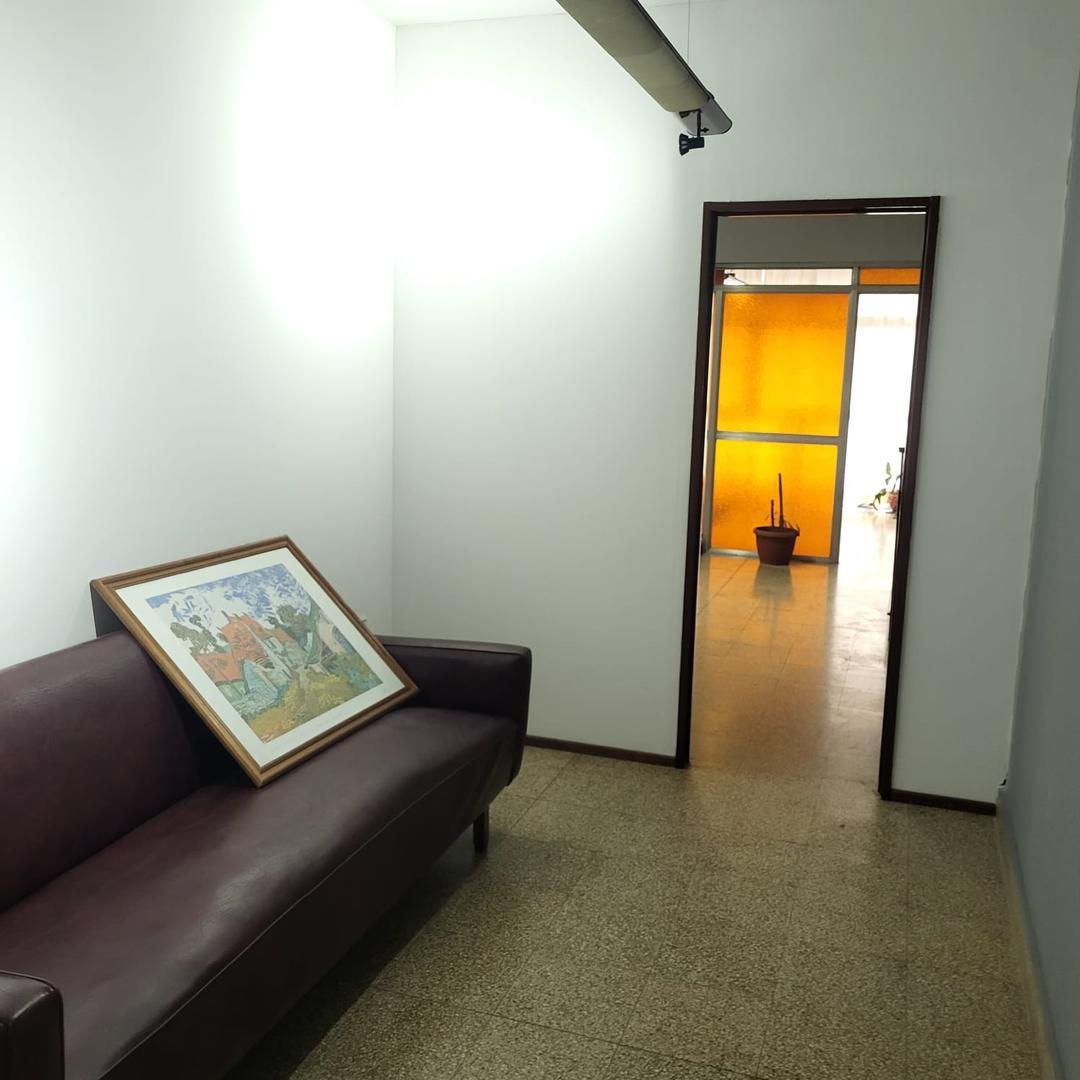 Oroño 1187 , Piso 1