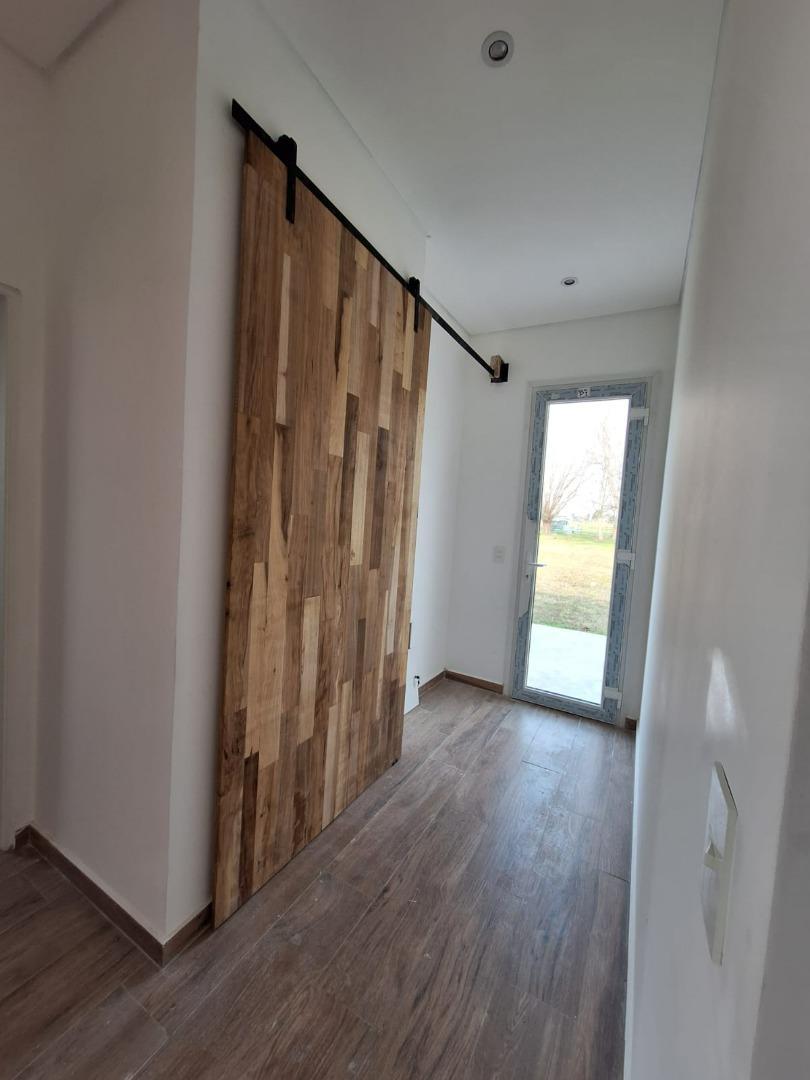 Casa 4 ambientes con 3 baños