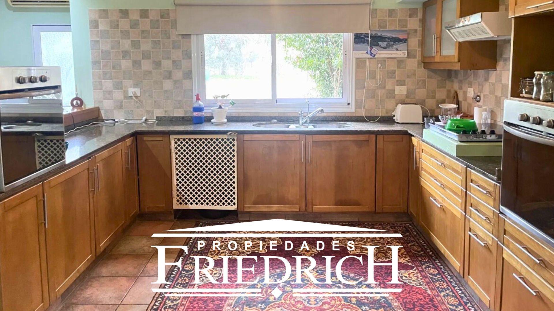 Casa en Alquiler de 3 dormitorios