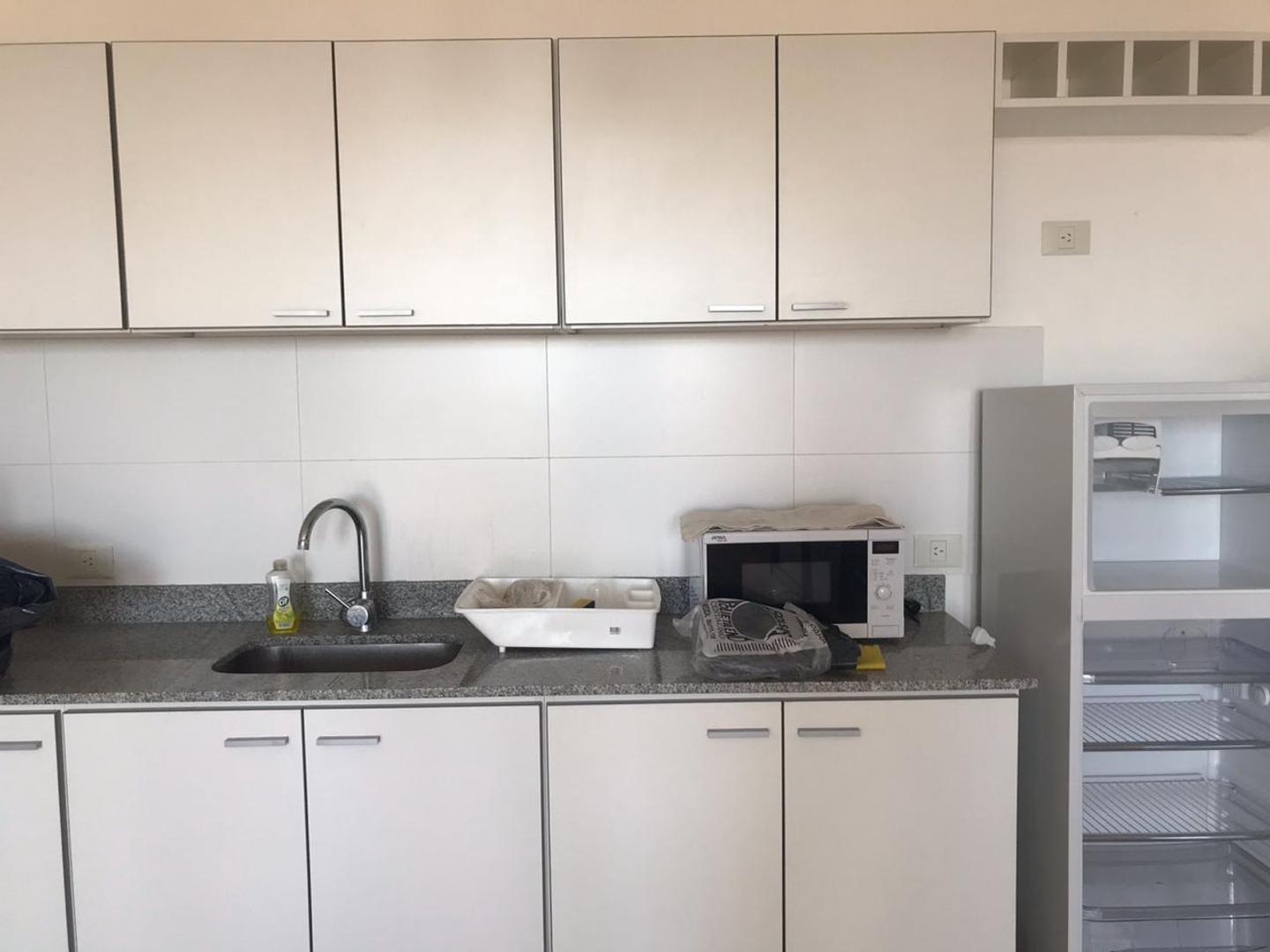 Rivadavia 334 , Piso 6