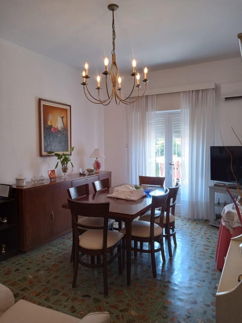 Depto Tipo Casa en Venta de 5 ambientes