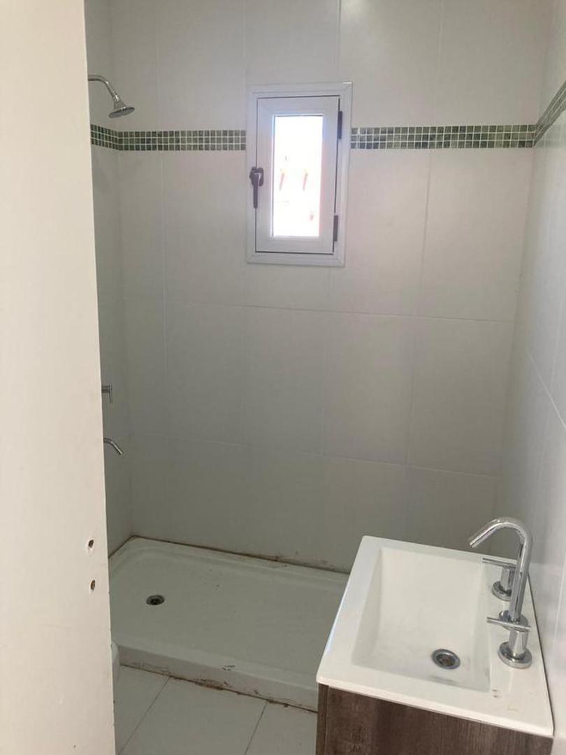 Casa 2 ambientes con 1 baño