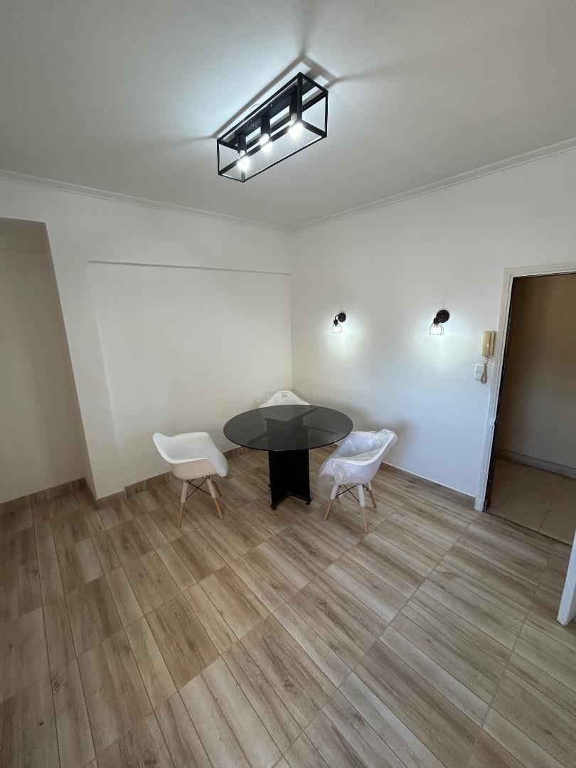 DEPARTAMENTO 3 AMBIENTES LATERAL