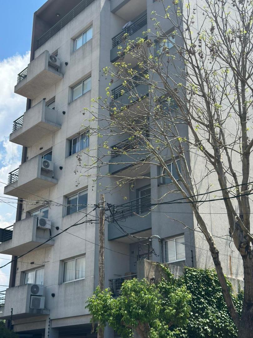 DEPARTAMENTO 2 AMBIENTES CON COCHERA BERAZATEGUI