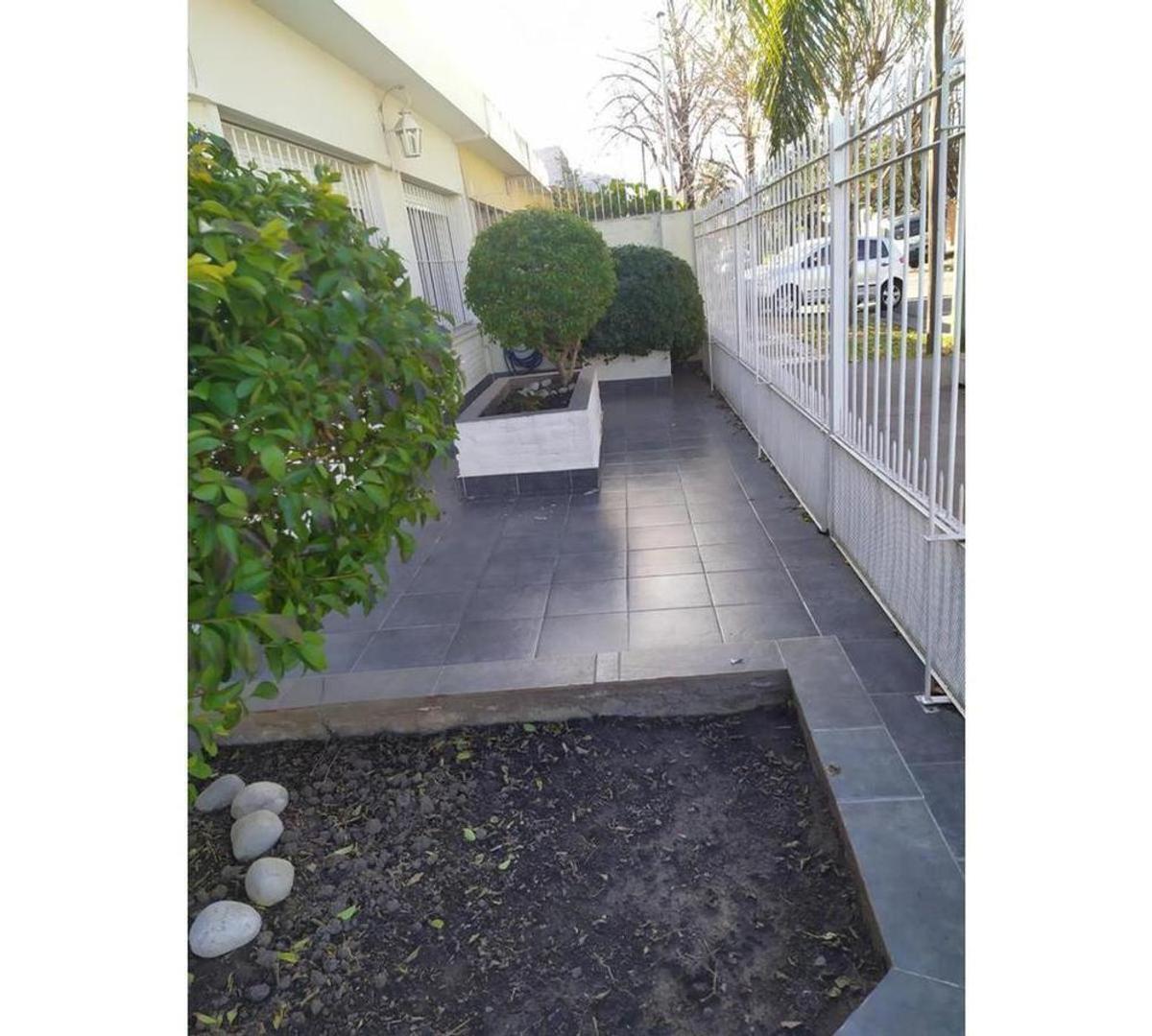 Casa en Venta en Castelar, USD 130.000