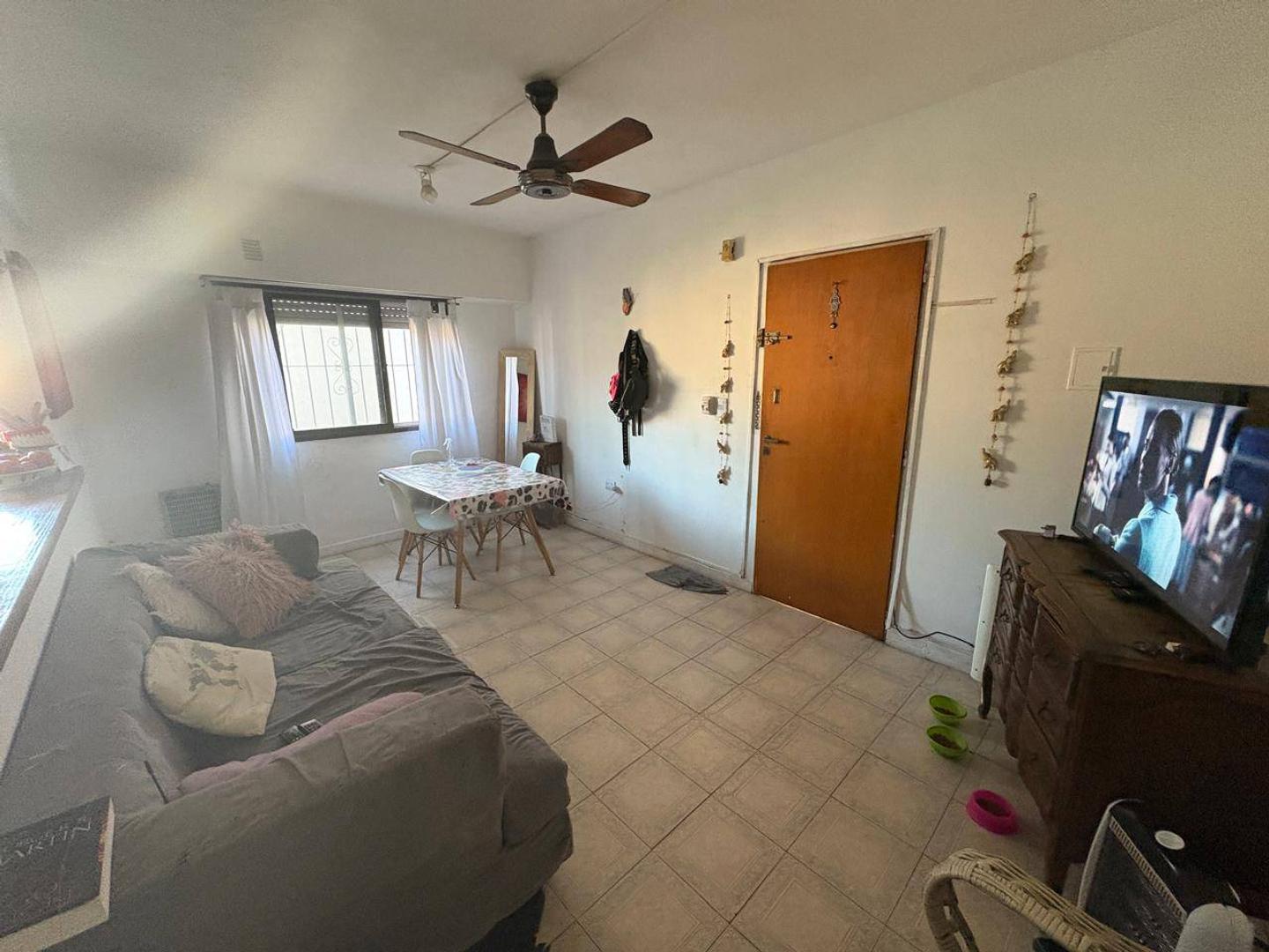 Depto Tipo Casa 2 ambientes con 1 baño