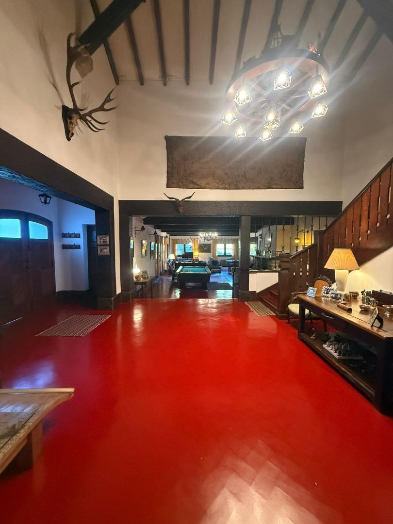 HERMOSO HOTEL DE ESTILO ALEMÁN CON GRAN PARQUE