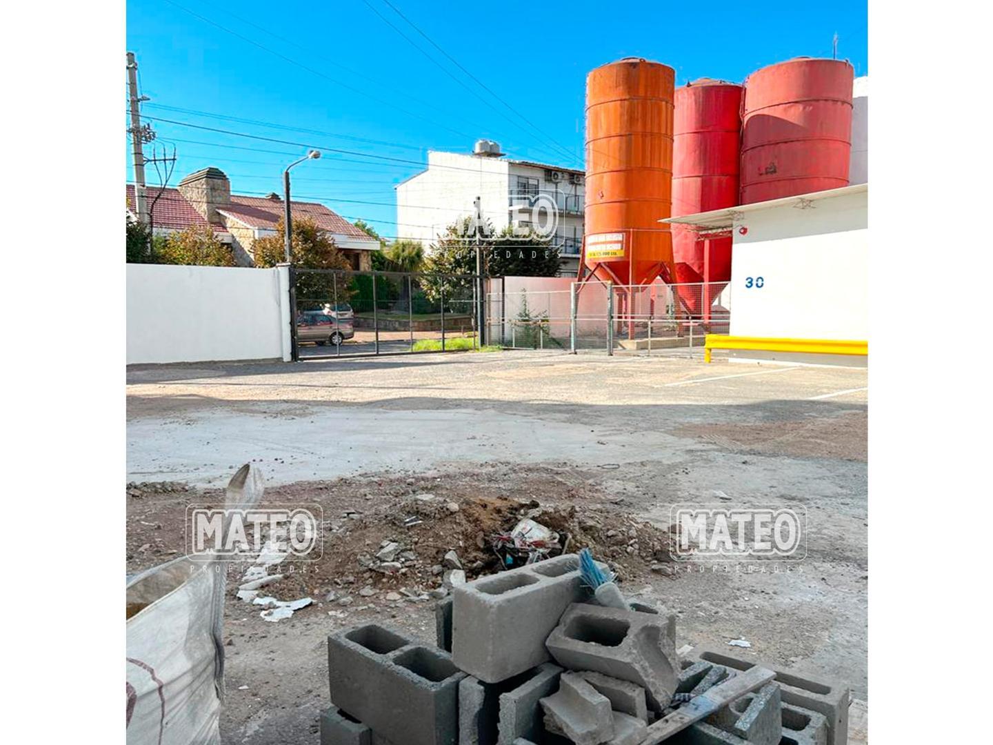 Centro de Paso del Rey. Galpón/Depósito en Alquiler.