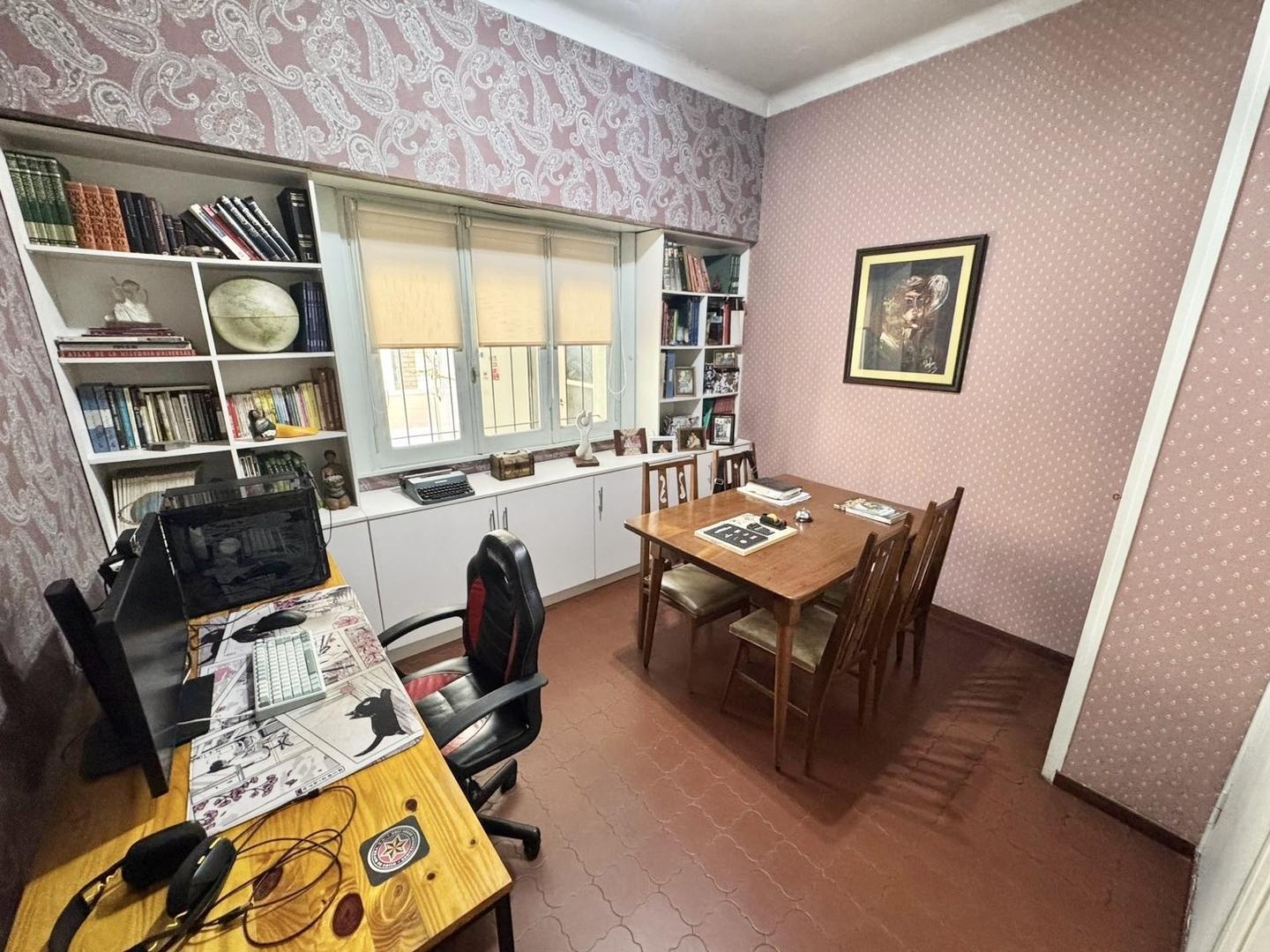 Chalet en dos plantas en excelente estado y ubicación.