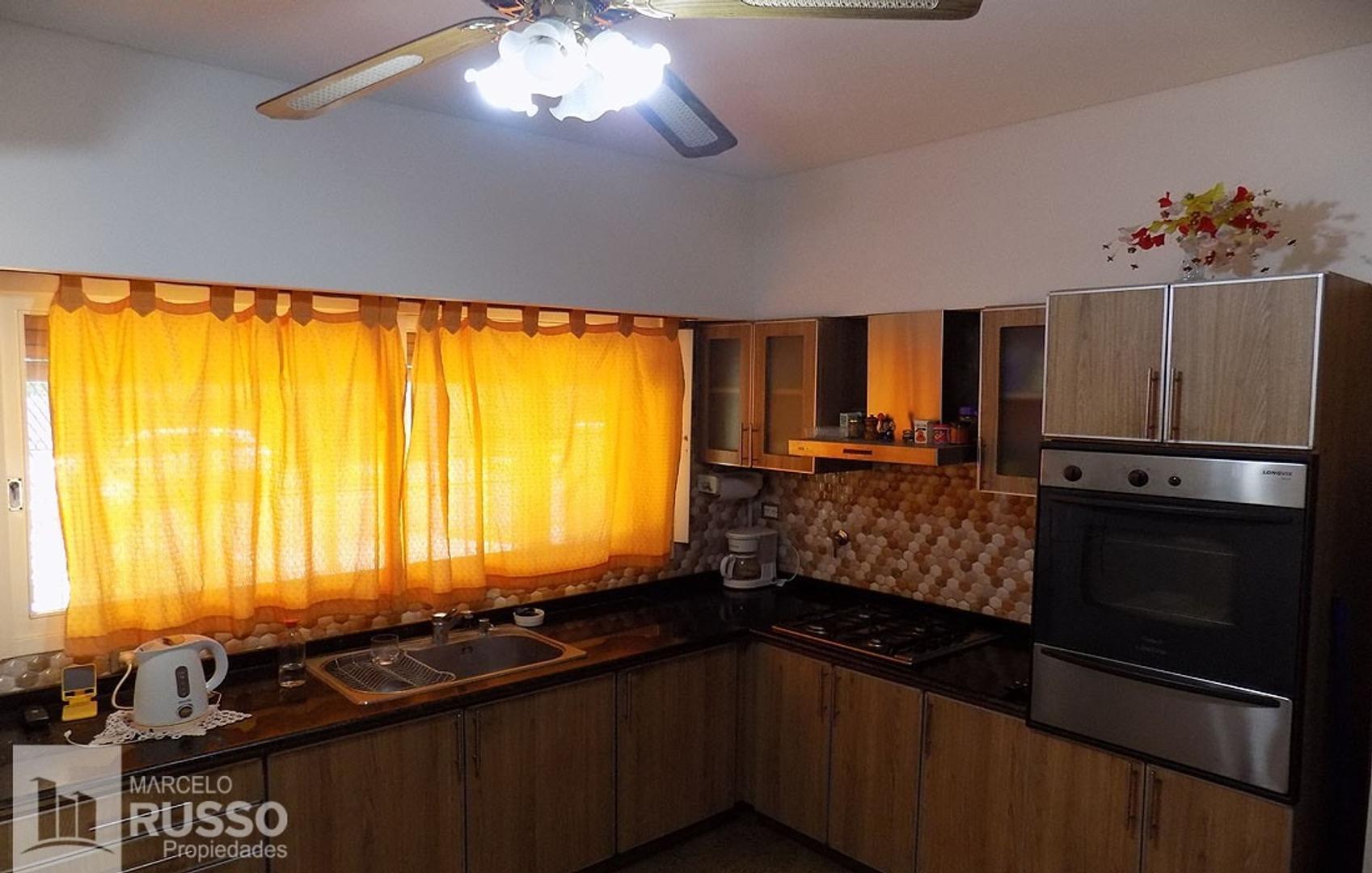 EXCELENTE CHALET 4 AMBIENTES – PQUE. QUIRNO