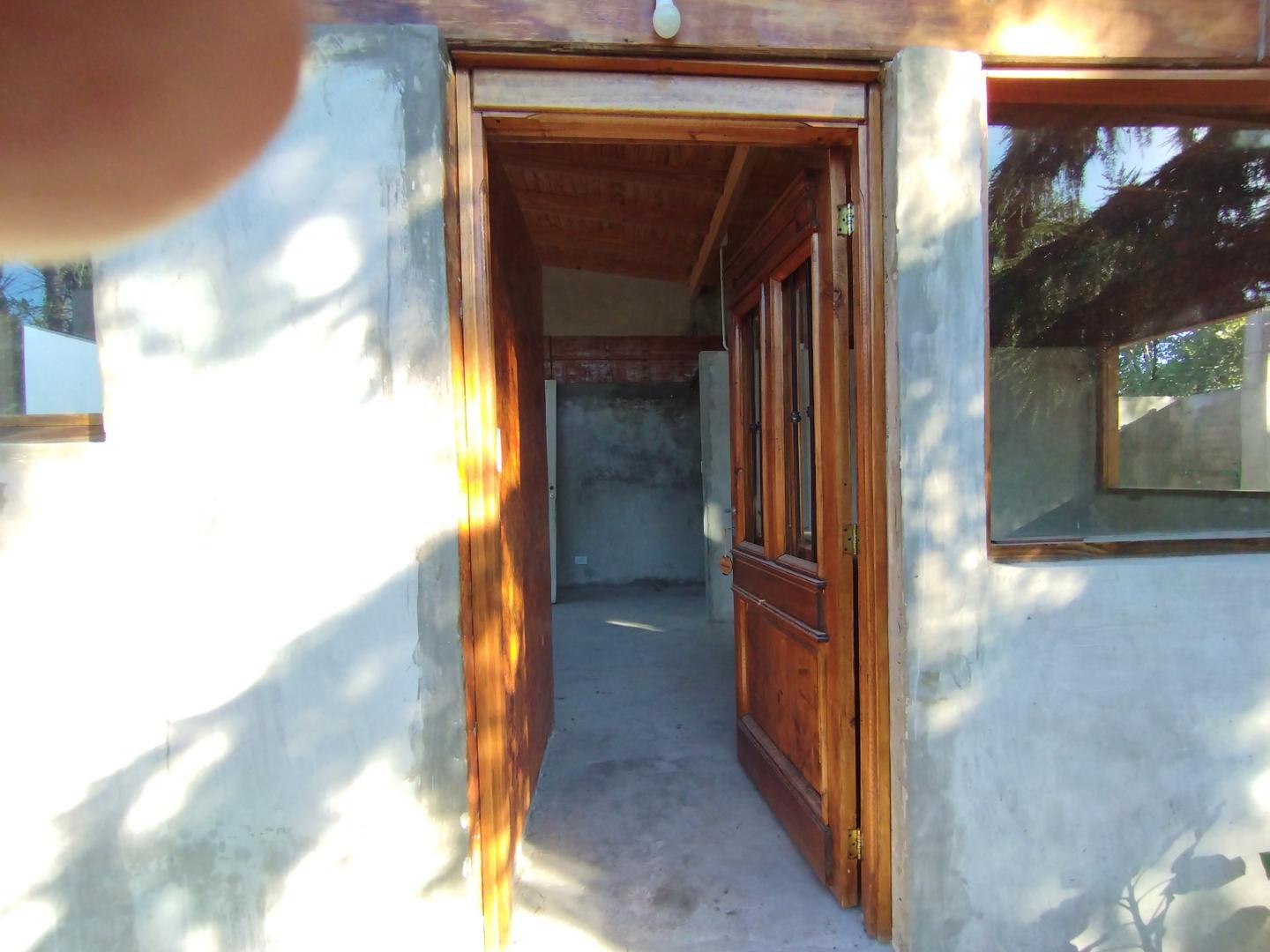 Casa 2 ambientes con 1 baño