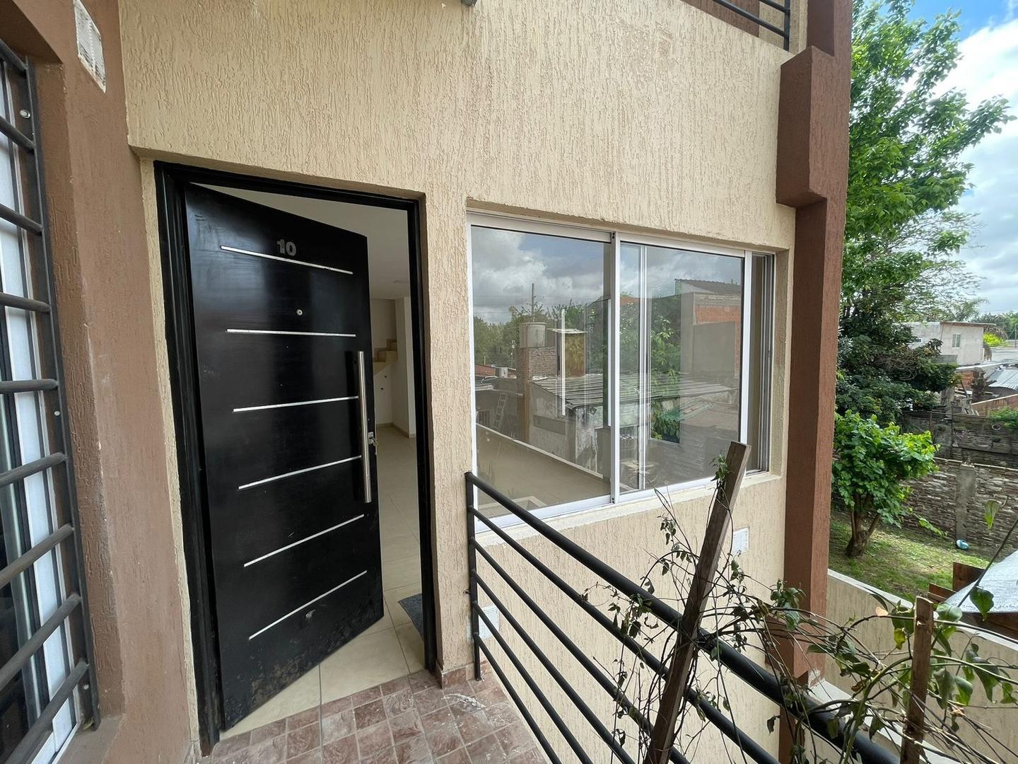 ALQUILER 2 AMBIENTES CON BALCÓN PRIMER PISO X ESCA