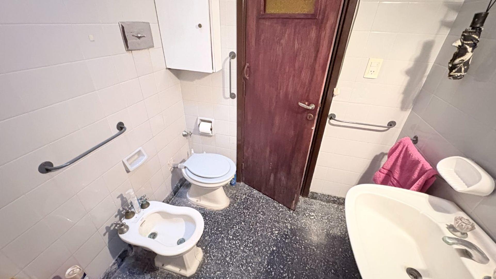 Casa 2 ambientes con 1 baño