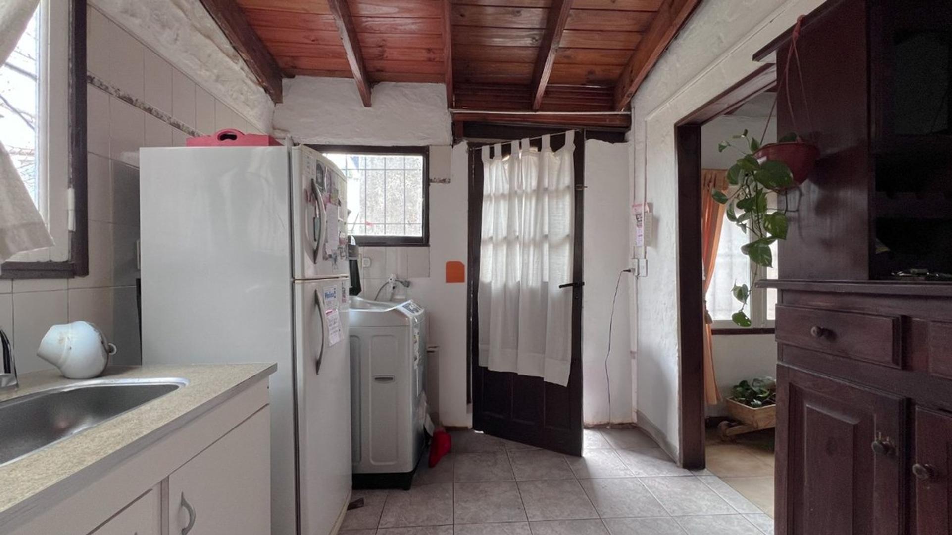 Casa 3 ambientes con 2 baños