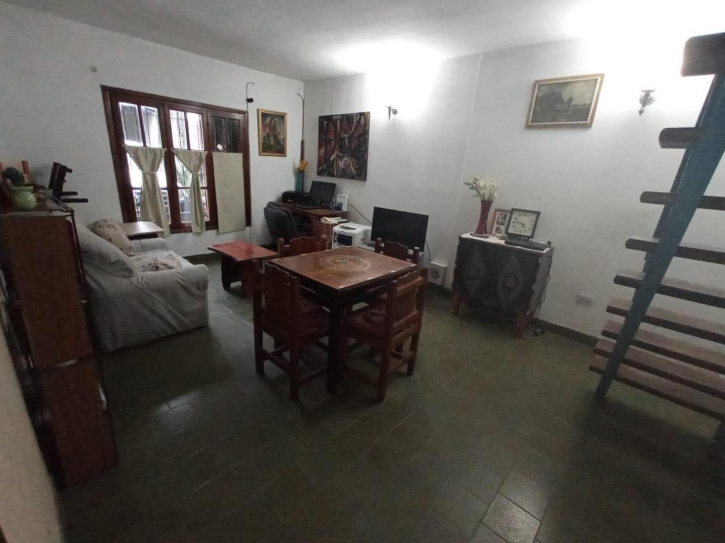 Casa en Venta con 4 cocheras