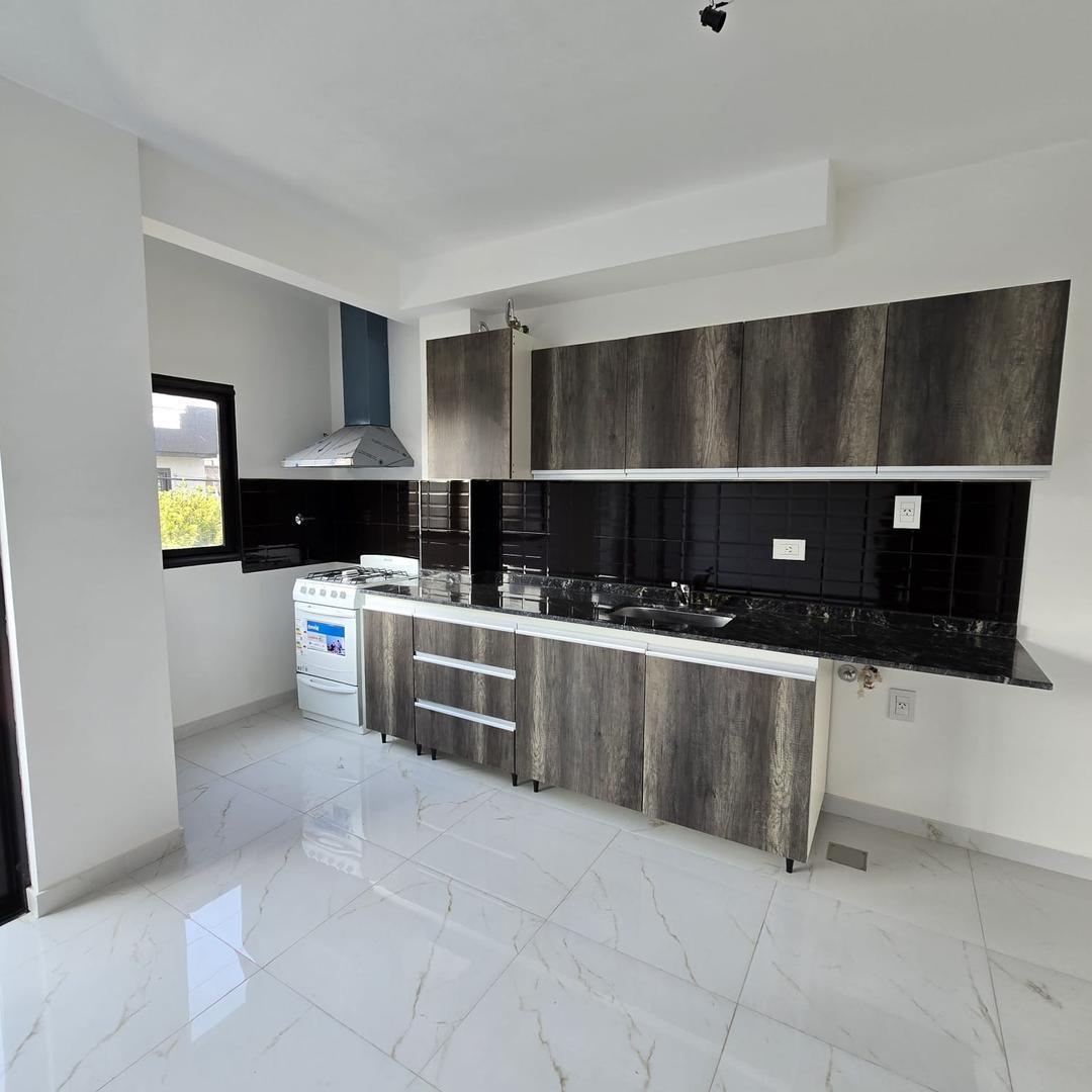 Venta Departamento 2 ambientes  con balcon en Ramos Mejía