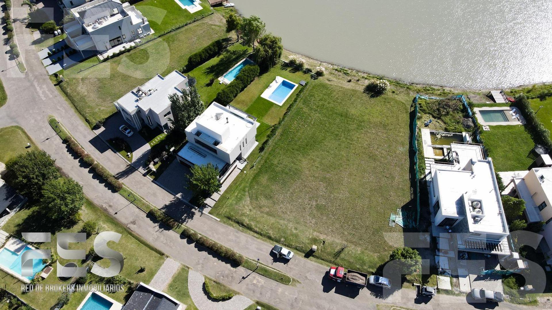 Lote terreno a laguna en venta en Barrio Santa Rita Corredor Canning san vicente