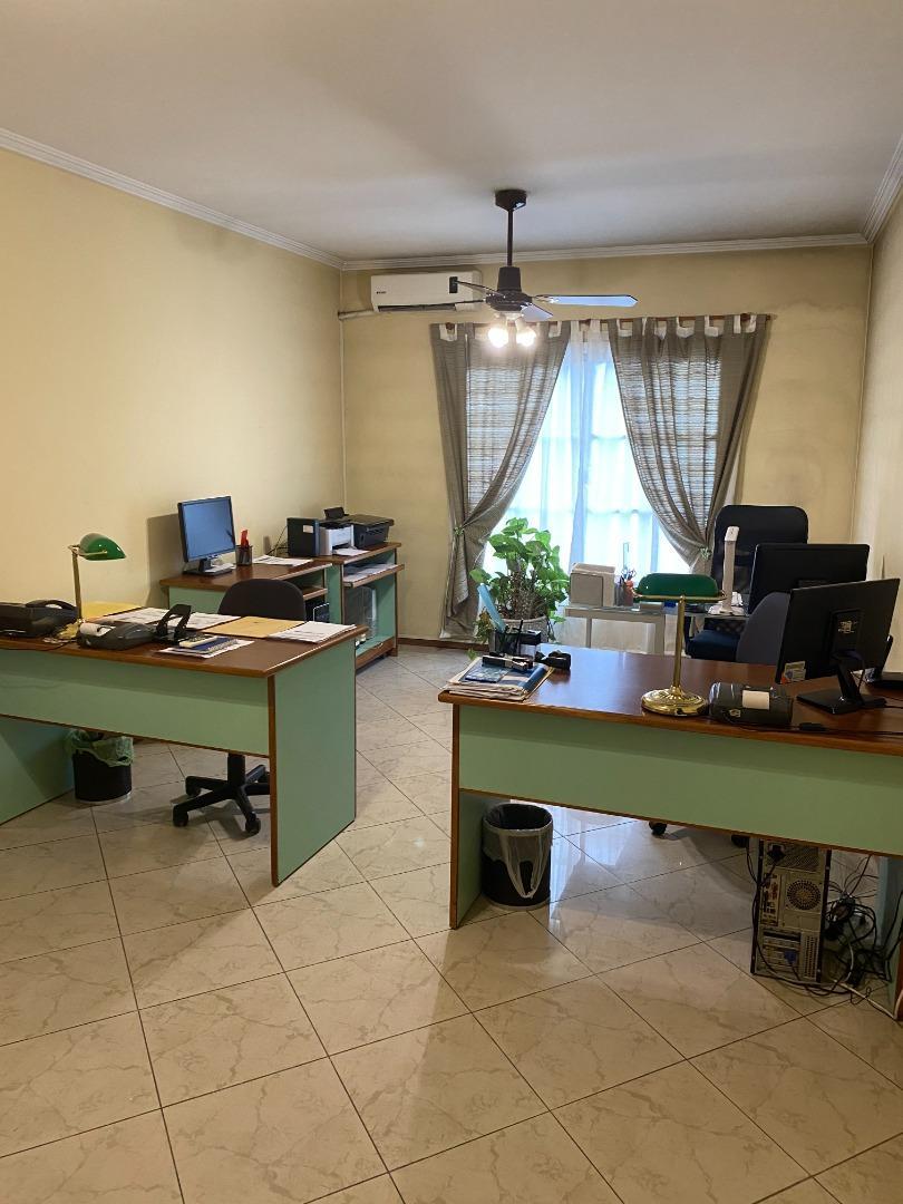 Av. Alsina 807 , Piso 1