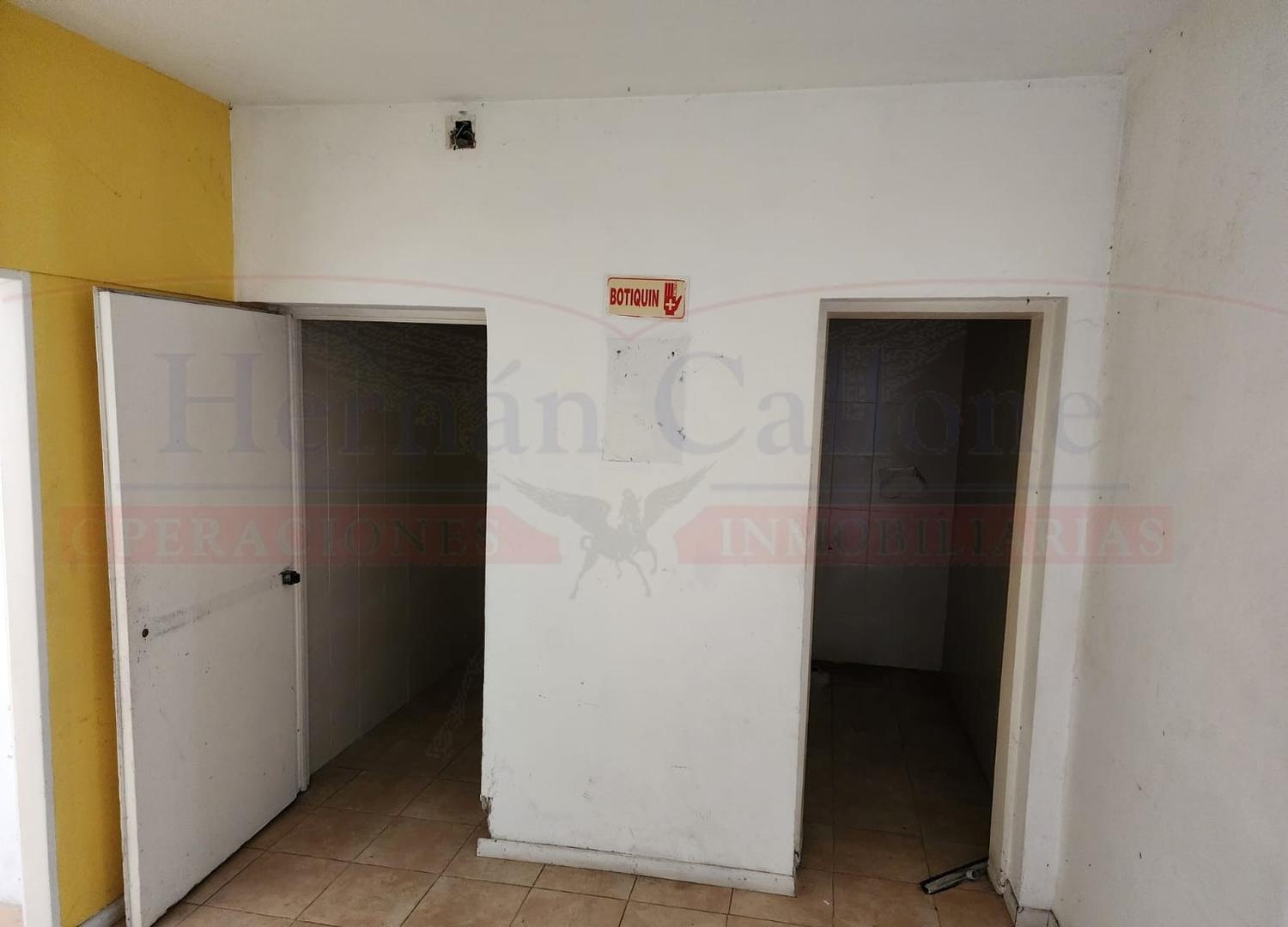 CASA A REFACCIONAR EN EL CENTRO DE MORENO