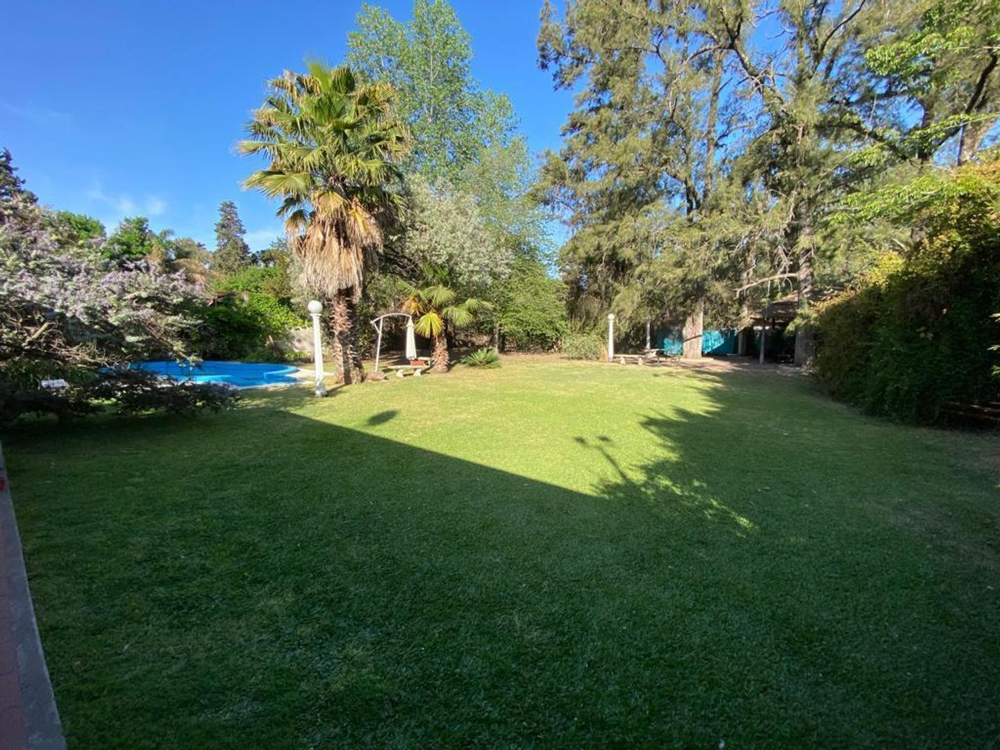 CASA QUINTA EN VENTA - Parque Leloir