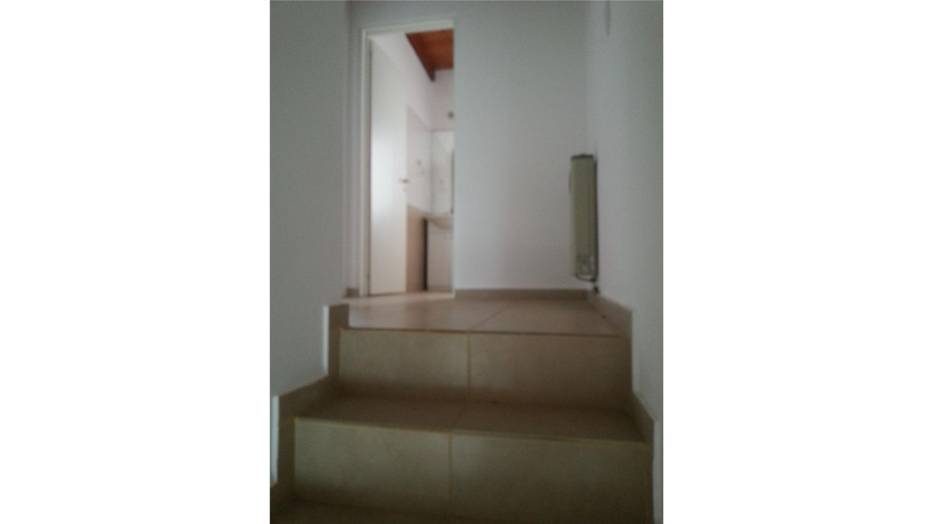 Casa en Alquiler con 1 cochera