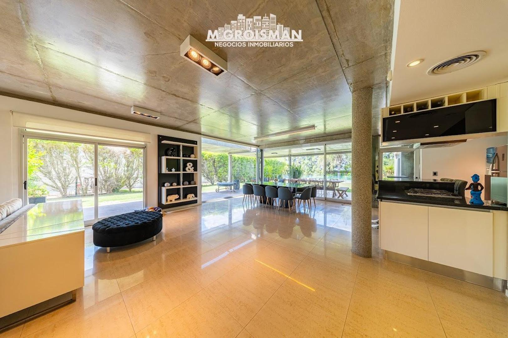 Casa en Alquiler en Funes, USD 4.500