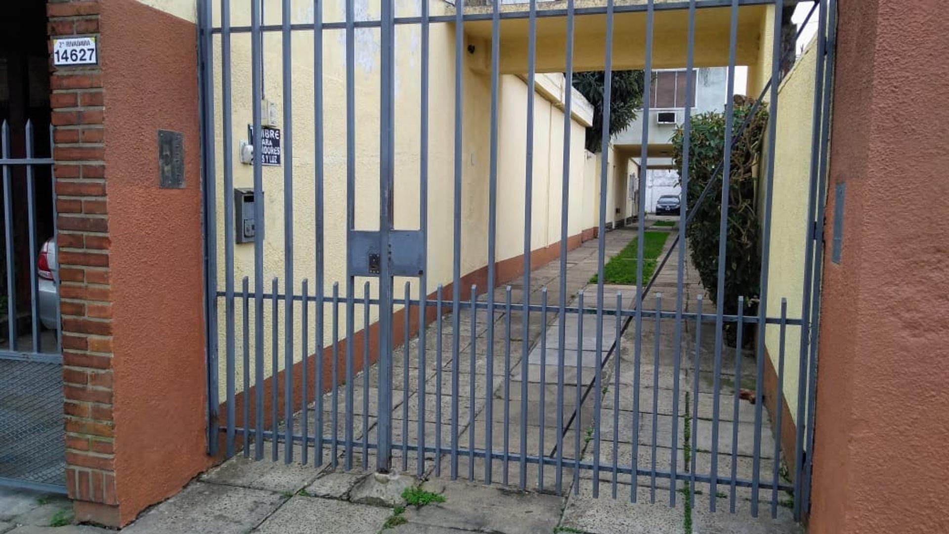 PH 2 ambientes patio y cochera