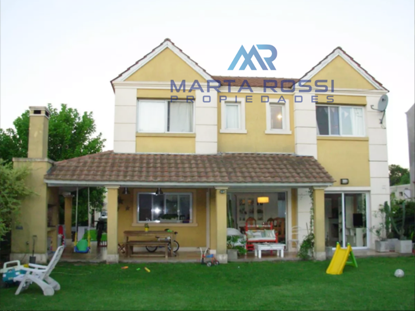 Casa 4 ambientes con 3 baños