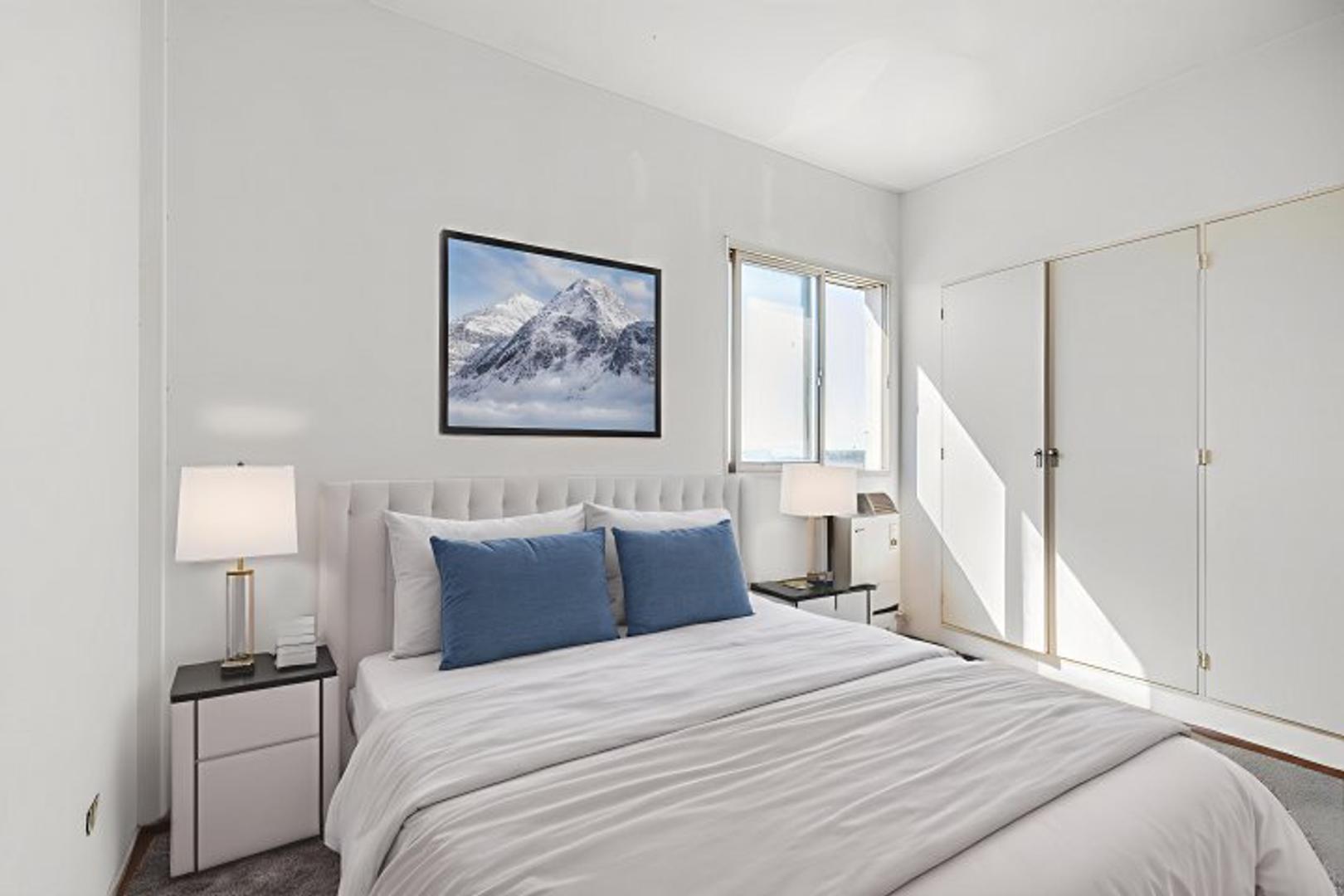 Bradley 309 , Piso 12