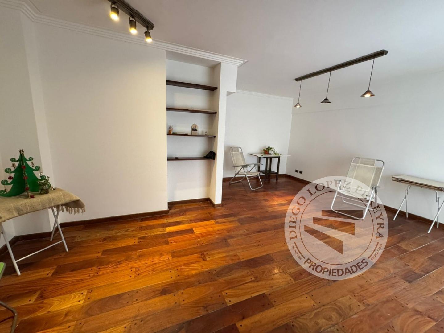 Dpto 3 ambientes en Olivos, piso alto, vista Panorámica.