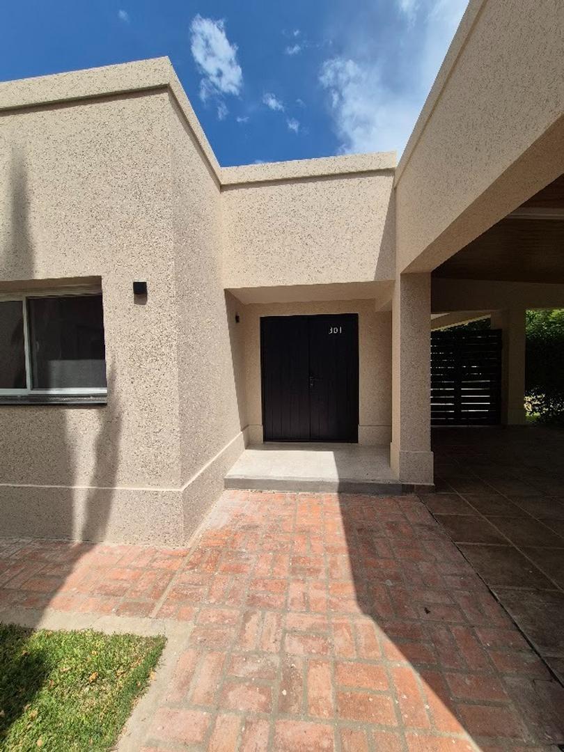 Casa en Alquiler de 3 dormitorios