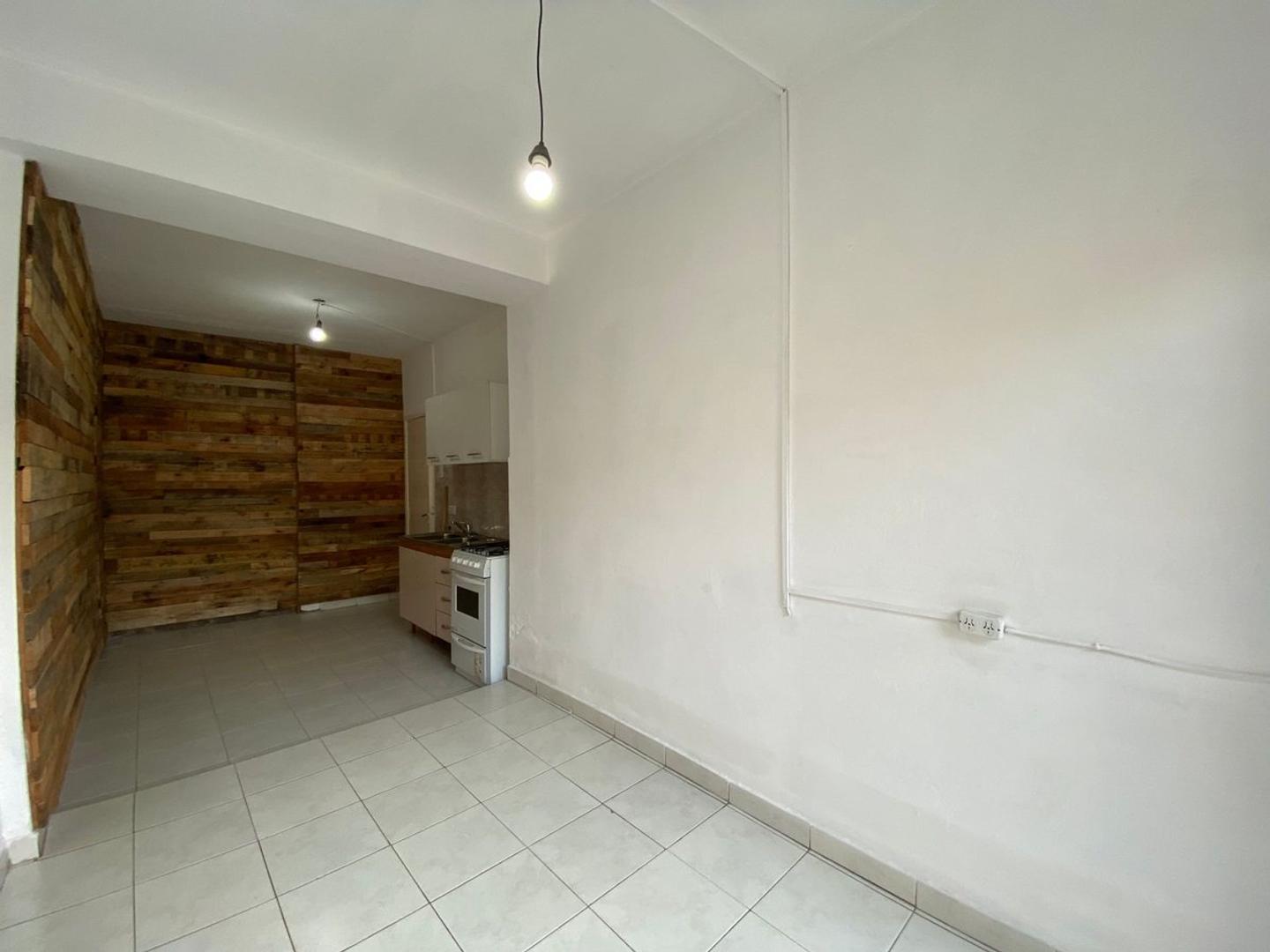 PH 2 AMBIENTES CON PATIO - ALQUILER