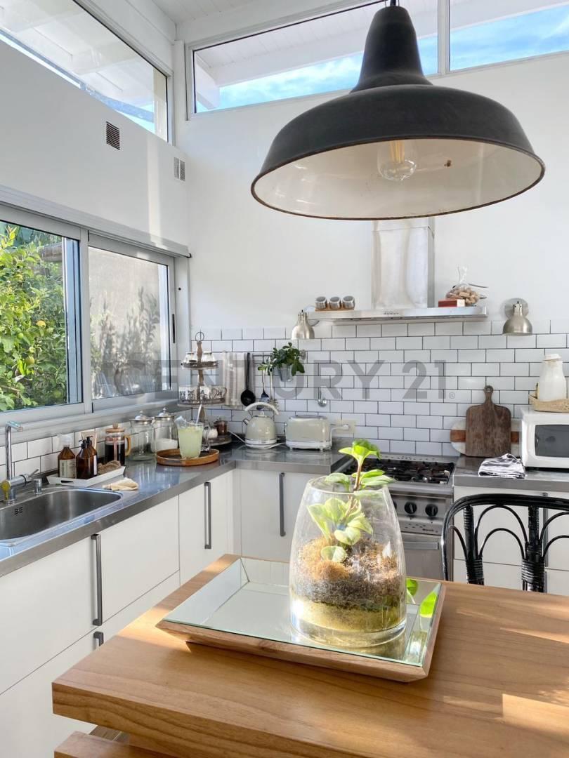 Casa en Alquiler Temporal con 3 cocheras