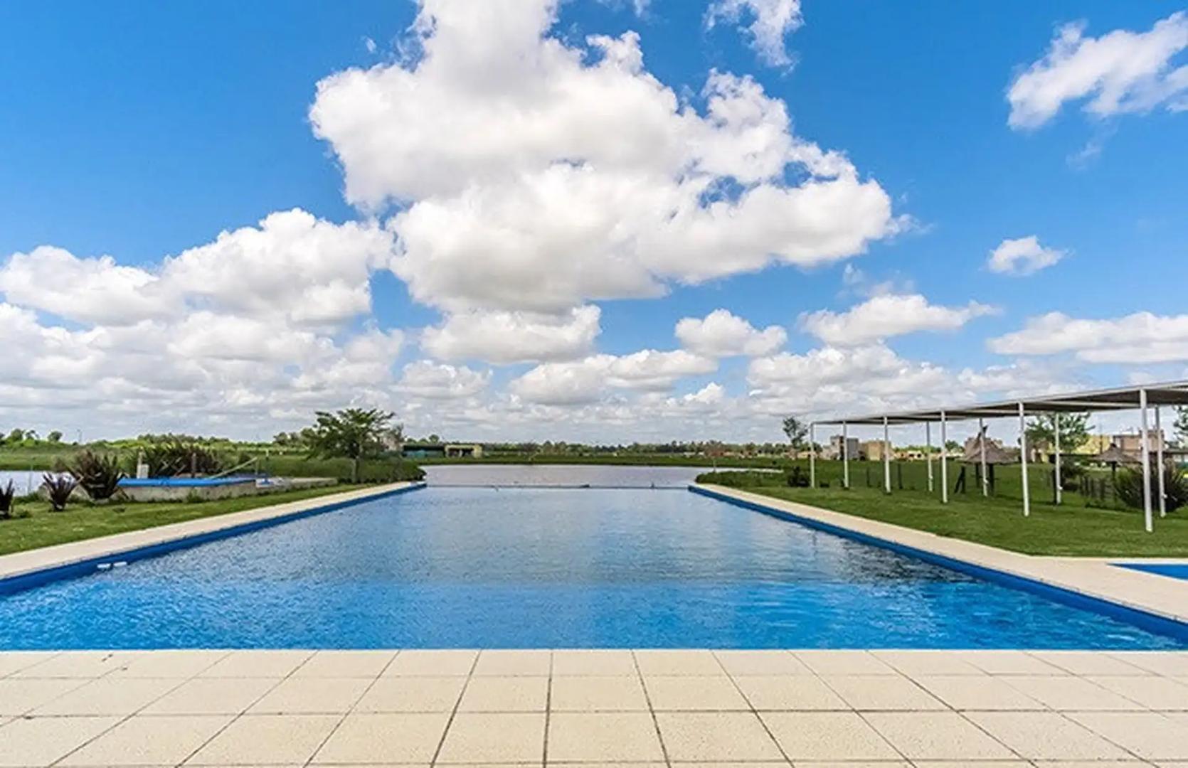 Terreno en Venta en Laguna Azul, USD 26.500