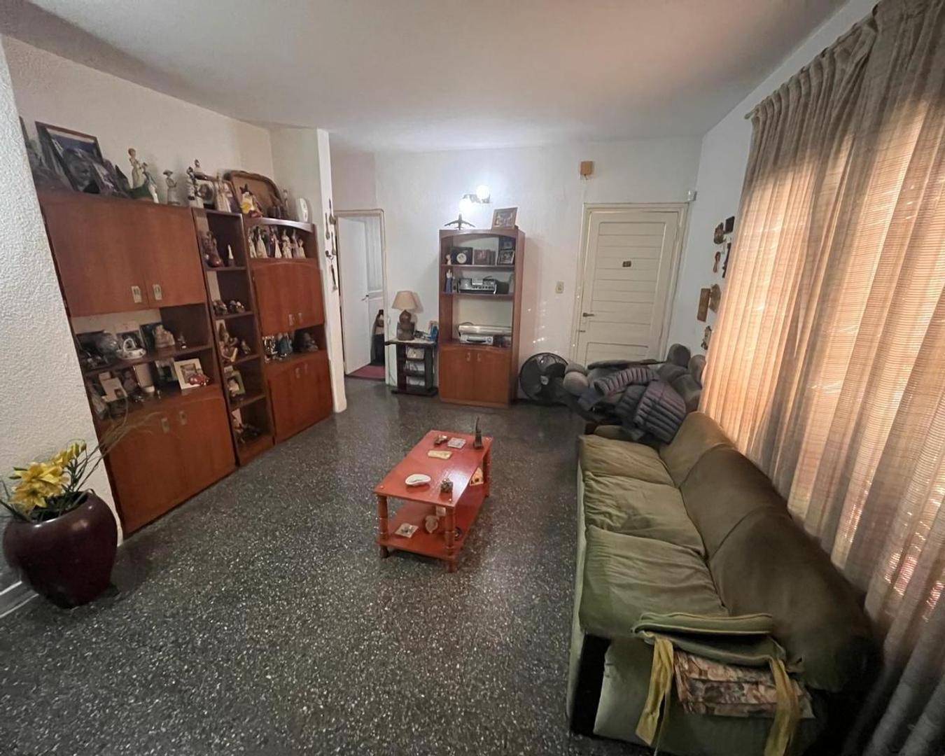 Casa 4 ambientes con 1 baño