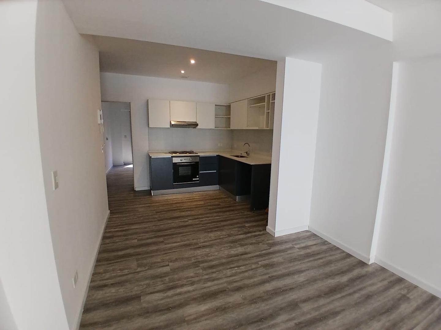 Avda. Fdco. Lacroze 3300