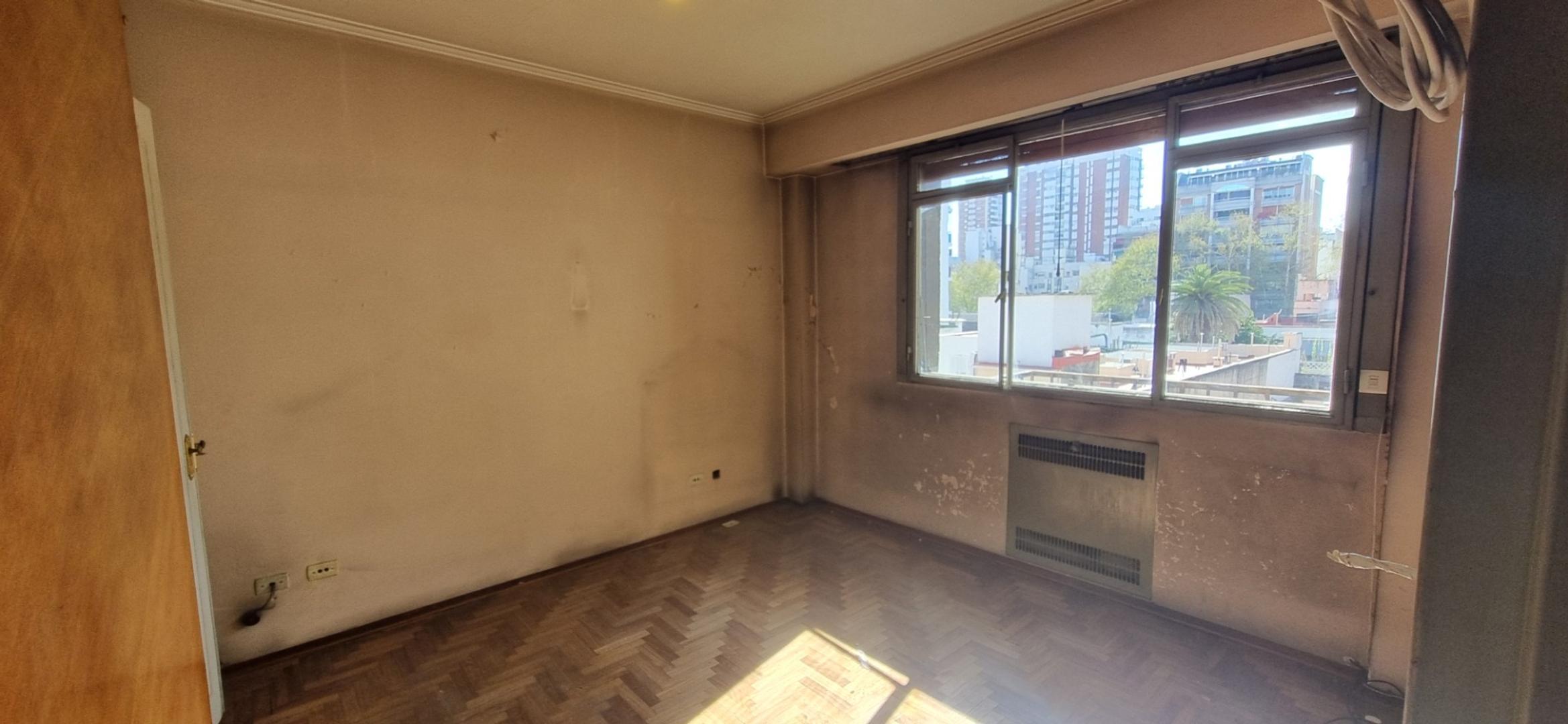 SEMIPISO 3 AMB  90m2 c/DEP/SERV  FRENTE BCON A RECICLAR