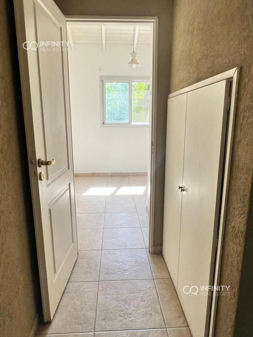 Casa en Venta con 4 cocheras
