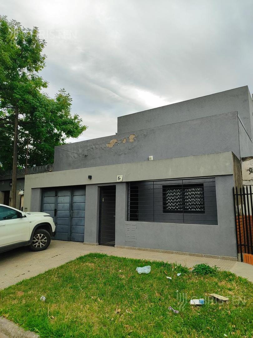 Casa de 3 habitaciones patio pileta quincho y cocera