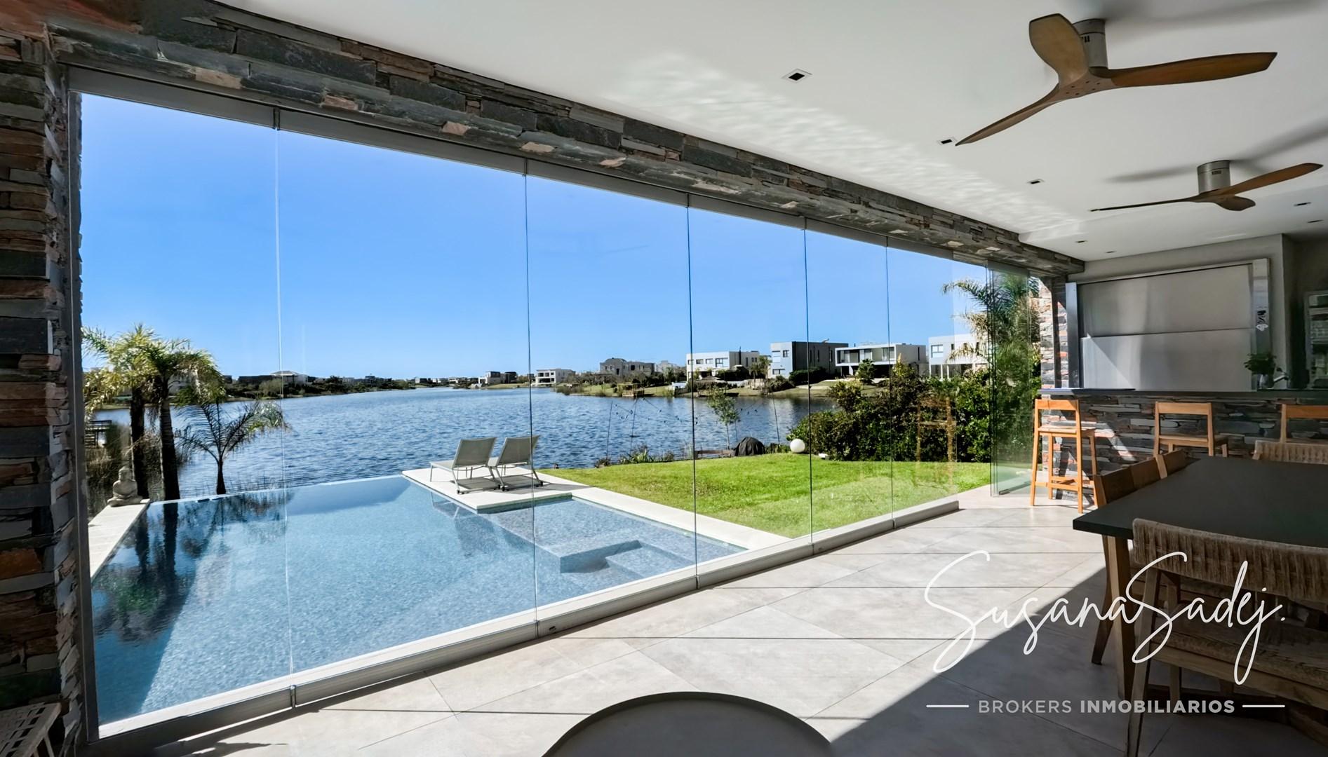 Avenida de los lagos 100