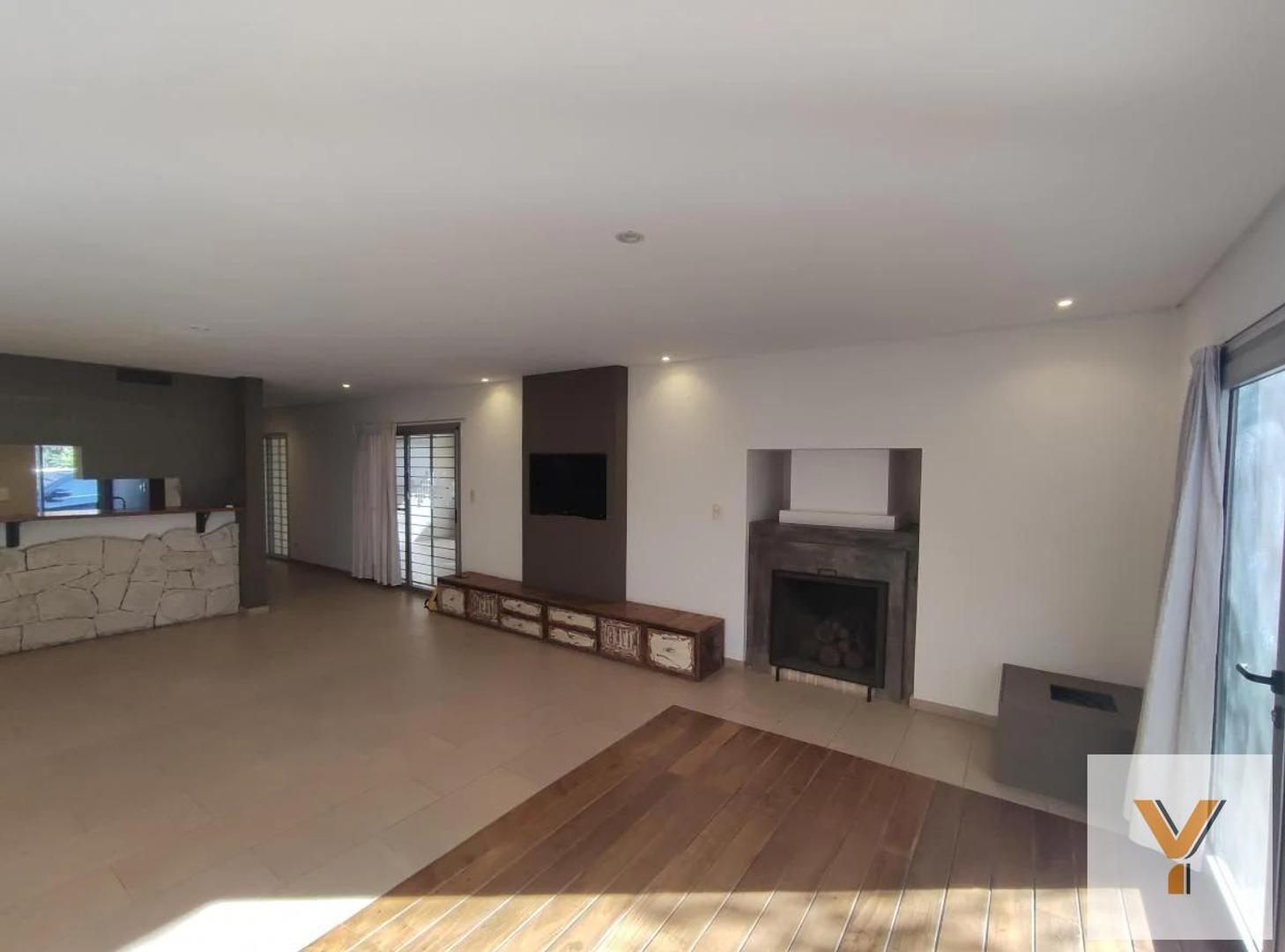 Casa en Venta en El Palomar, USD 195.000