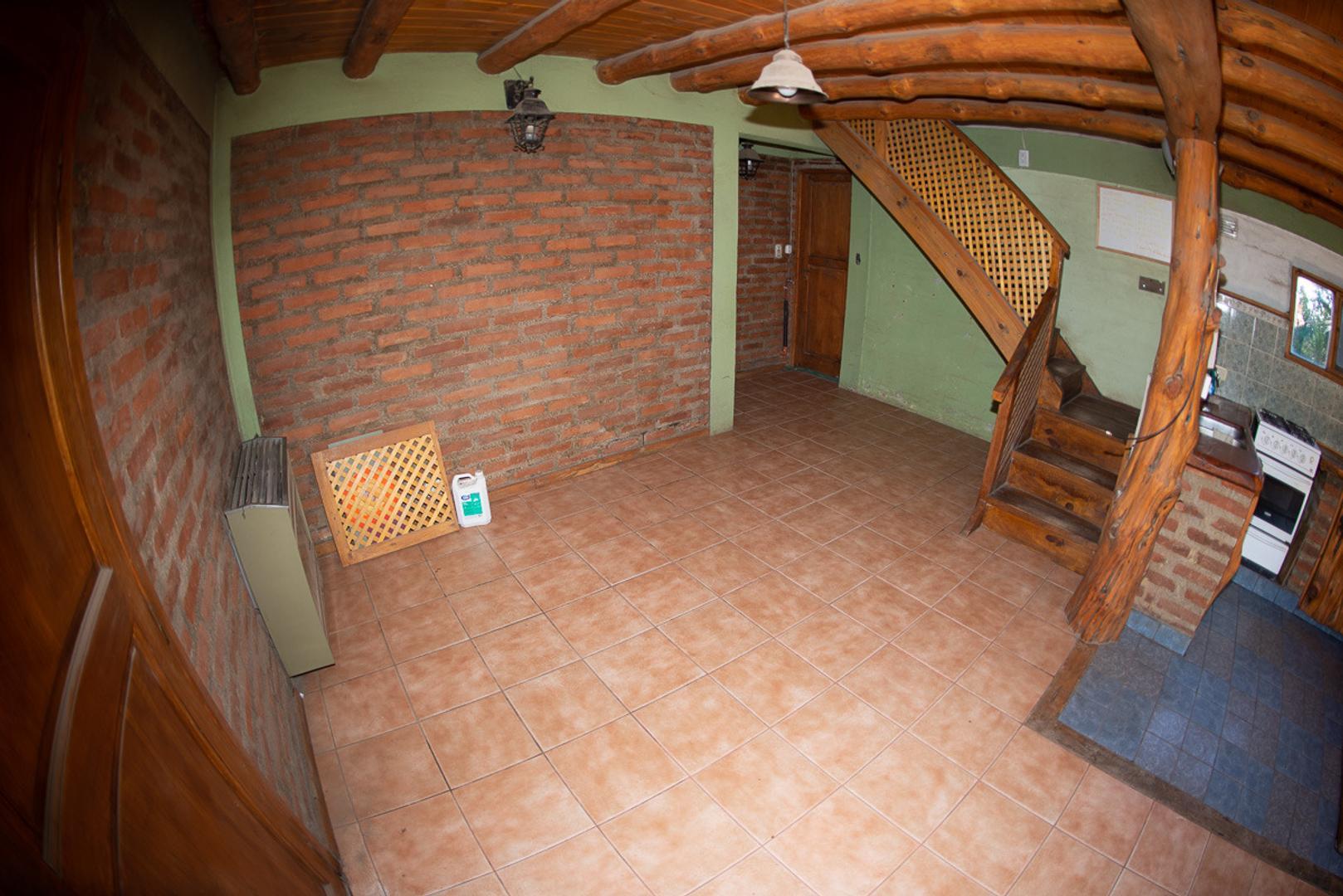 Casa 4 ambientes con 2 baños