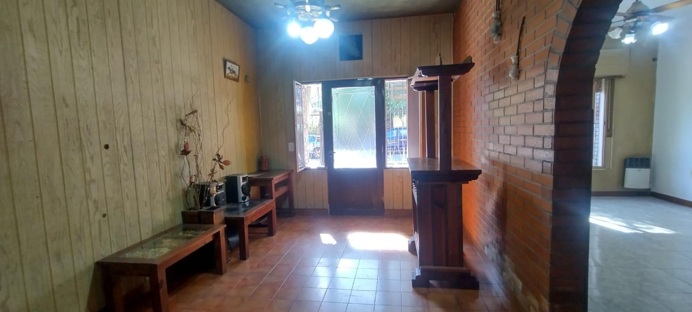 Depto Tipo Casa 7 ambientes con 2 baños